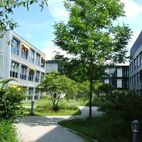 Bürogebäude 71 Bavaria Film Platz in Grünwald Aussenanlagen von gründesign